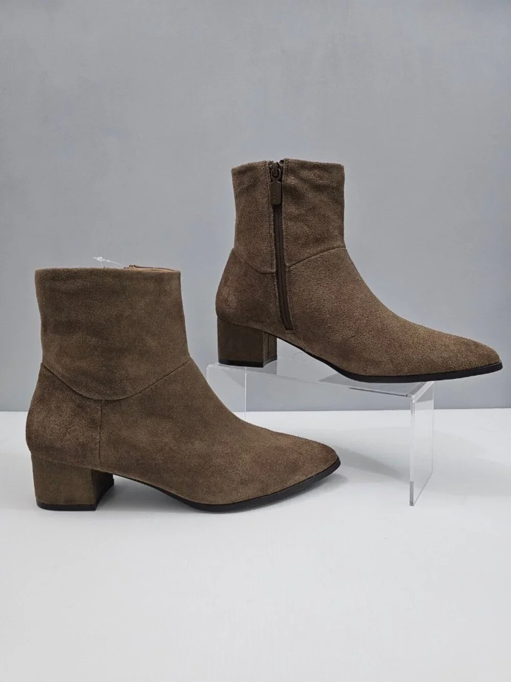 Blondo Arena Waterproof Ankle Boot Womens 9.5 Taupe Suede Pointed Toe Block Heel